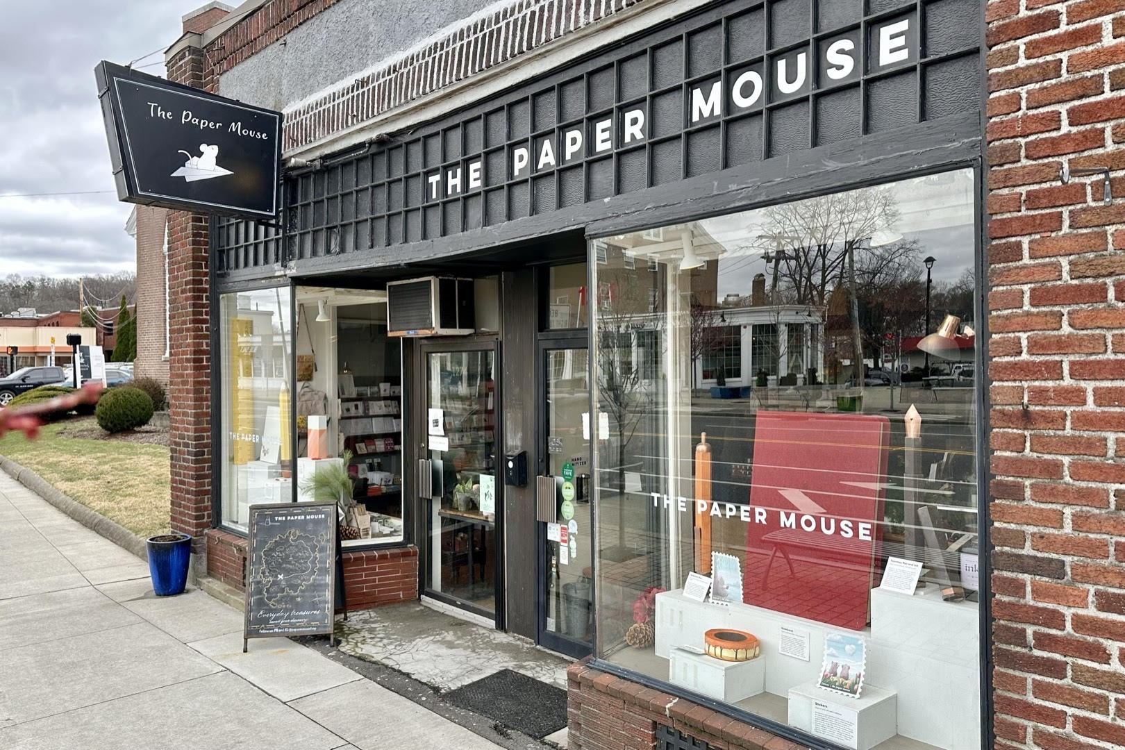 A stationary store outside of Boston, Massachusetts. Paper Mouse sells planners, writing utensils and unique gifts. 